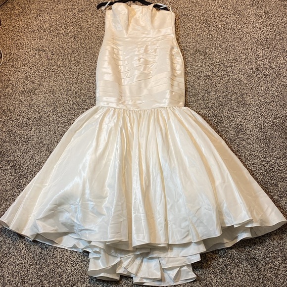 Mari Lee for Madeline Gardner Elegant White Strapless Gown - Picture 14 of 15